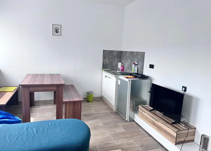 Homestay 2 Geraeumiges 2 Fuer Bis Zu 6 Personen